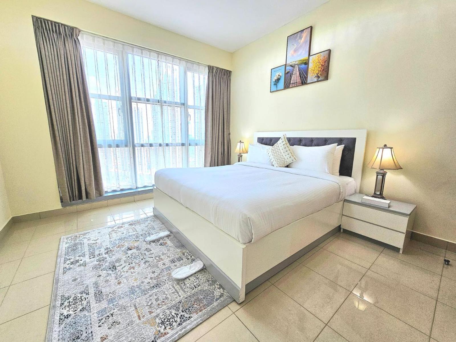 Trinity Holiday Homes - Standpoint Tower Downtown Dubai Exteriör bild