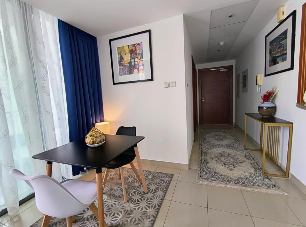 Trinity Holiday Homes - Standpoint Tower Downtown Dubai Exteriör bild
